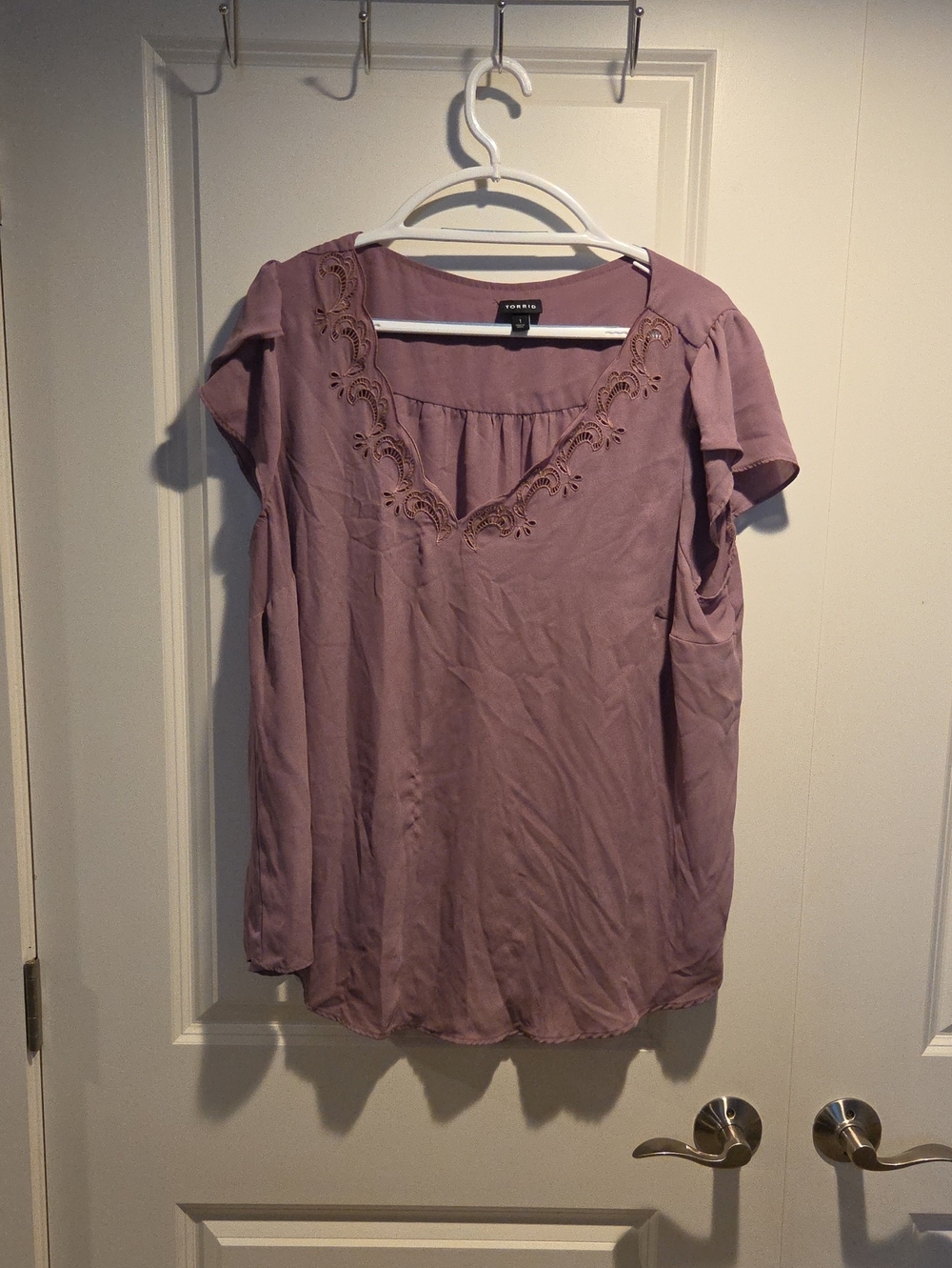 Torrid Mauve Scoop Neck Embroidered Short-Sleeve Blouse